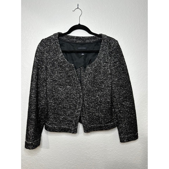 Banana Republic Jackets & Blazers - Banana Republic Women's Black Tweed Cropped Blazer Made in Italy Fabric Sz 6